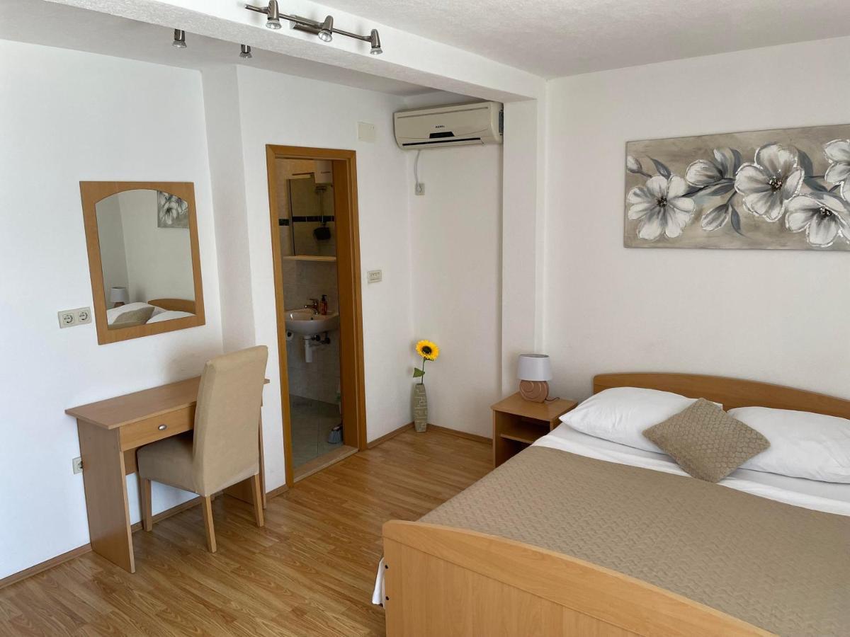 Apartment Room Parcina Trogir Exterior foto